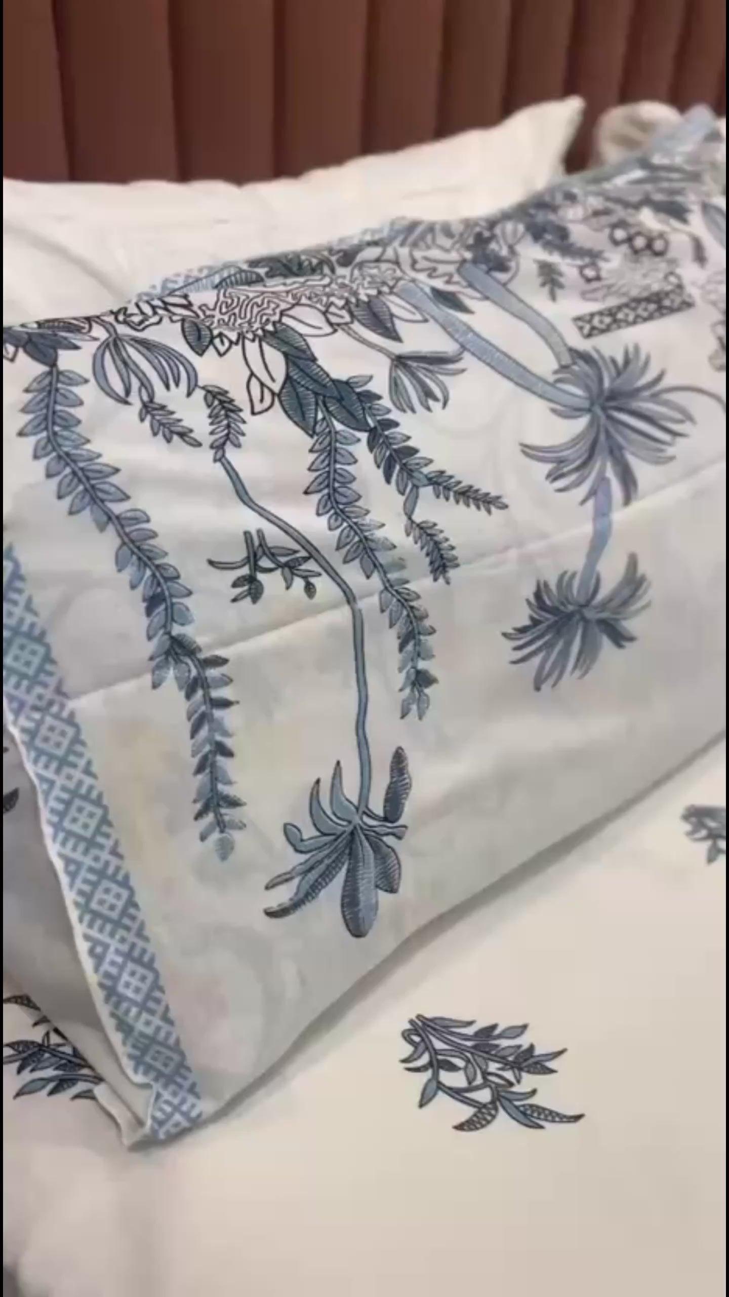 AI Cotton Bedsheet – King Size | With 2 Pillow Covers